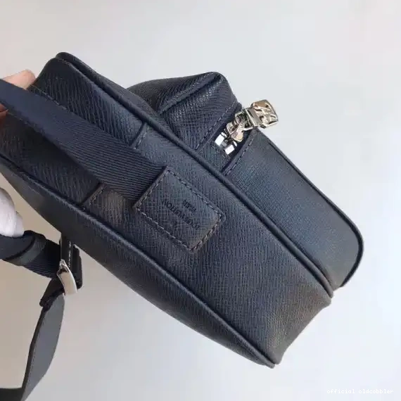 Official oldcobbler OUTDOOR MESSENGER PM Louis Vuitton 0703